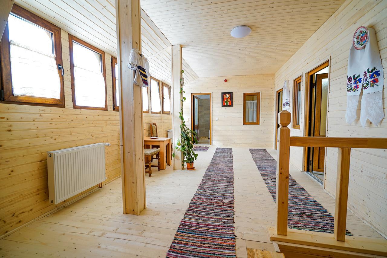 Casa Ralucai Hotell Moisei Eksteriør bilde