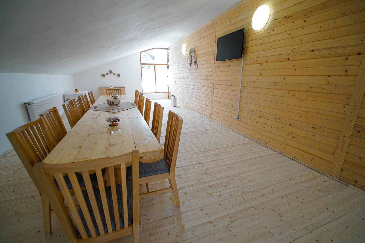 Casa Ralucai Hotell Moisei Eksteriør bilde