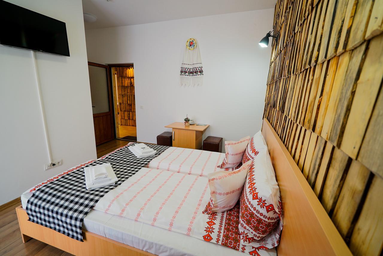 Casa Ralucai Hotell Moisei Eksteriør bilde
