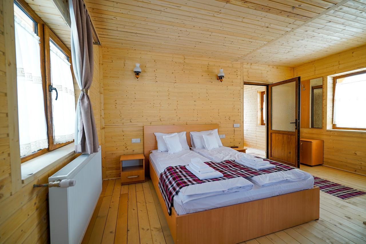 Casa Ralucai Hotell Moisei Eksteriør bilde