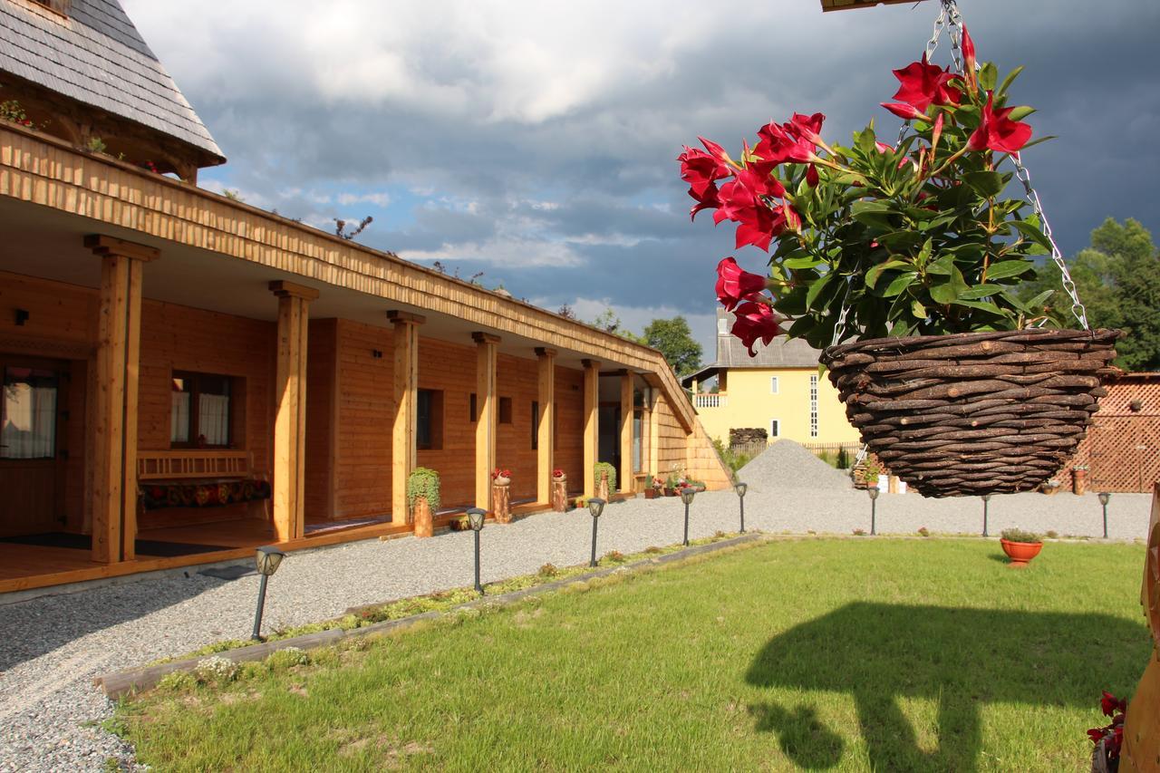 Casa Ralucai Hotell Moisei Eksteriør bilde